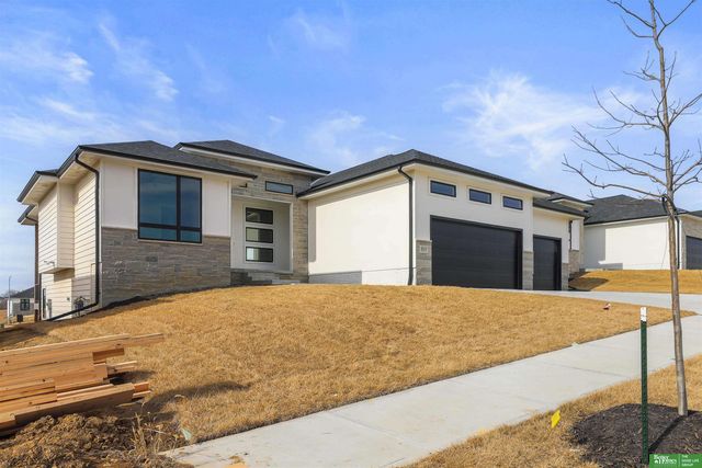 5610 N 198th Street, Elkhorn, NE 68022