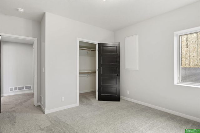 5610 N 198th Street, Elkhorn, NE 68022