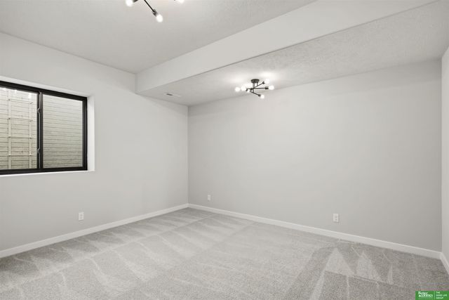 5610 N 198th Street, Elkhorn, NE 68022