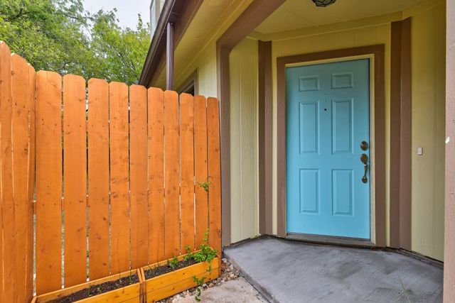 6002 Baton Rouge DR, Austin, TX 78727