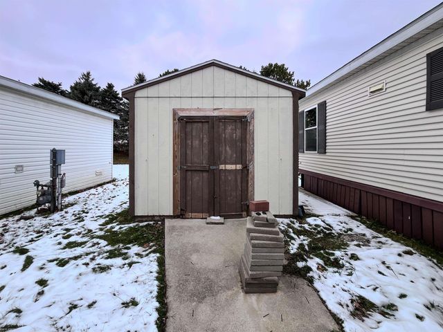 33181 Waterfall Court, Lenox, MI 48048