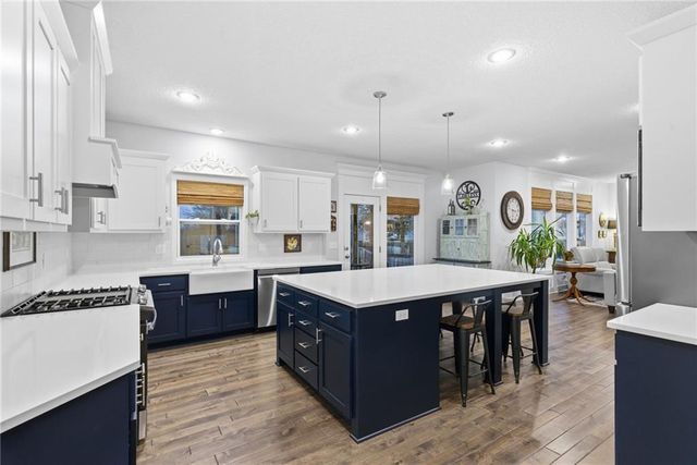 24420 W 58th Street, Shawnee, KS 66226