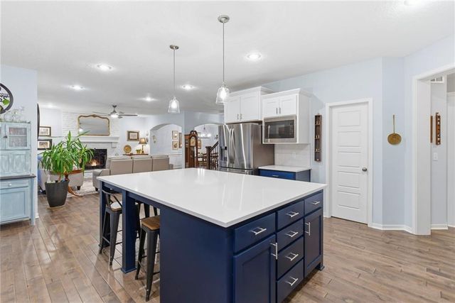 24420 W 58th Street, Shawnee, KS 66226