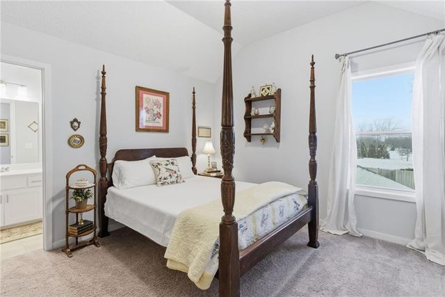 24420 W 58th Street, Shawnee, KS 66226