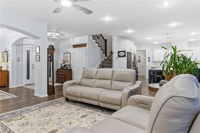 24420 W 58th Street, Shawnee, KS 66226