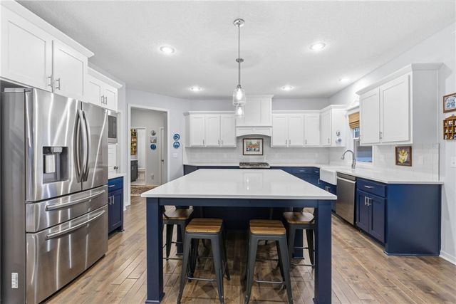 24420 W 58th Street, Shawnee, KS 66226