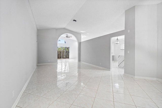 9934 Harbour Lake Circle, Boynton Beach, FL 33437