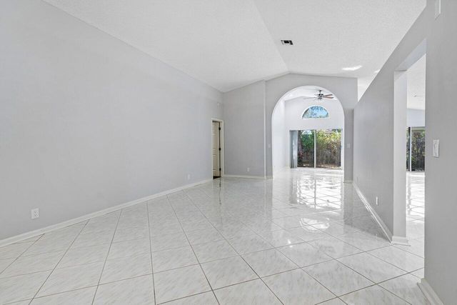 9934 Harbour Lake Circle, Boynton Beach, FL 33437