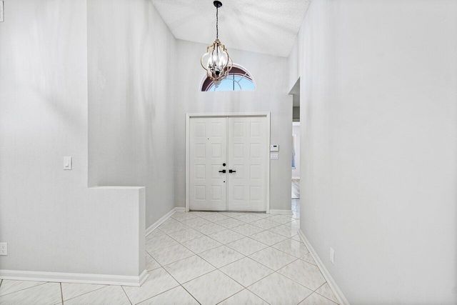 9934 Harbour Lake Circle, Boynton Beach, FL 33437