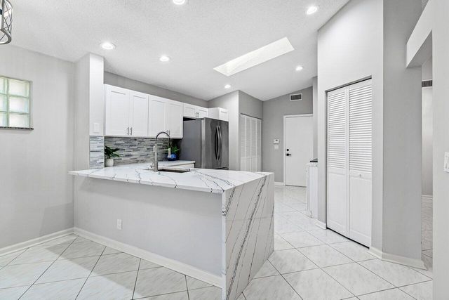 9934 Harbour Lake Circle, Boynton Beach, FL 33437