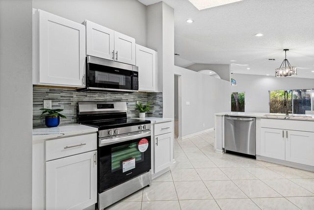 9934 Harbour Lake Circle, Boynton Beach, FL 33437