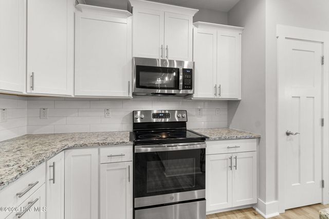 105 Woodford Lane, Vass, NC 28394