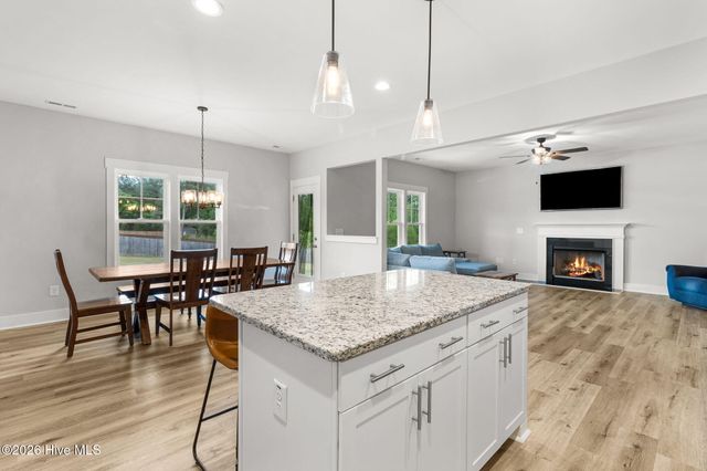 105 Woodford Lane, Vass, NC 28394