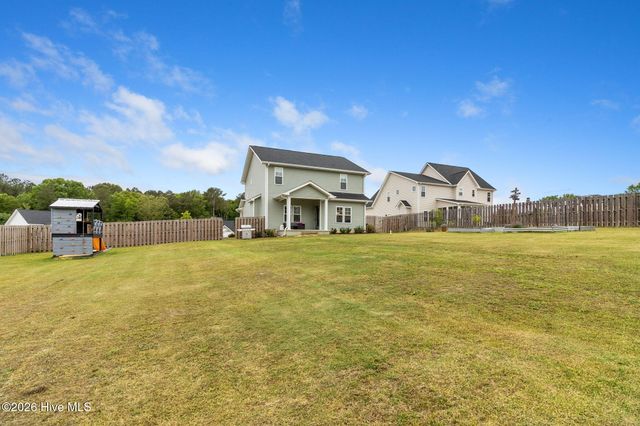 105 Woodford Lane, Vass, NC 28394
