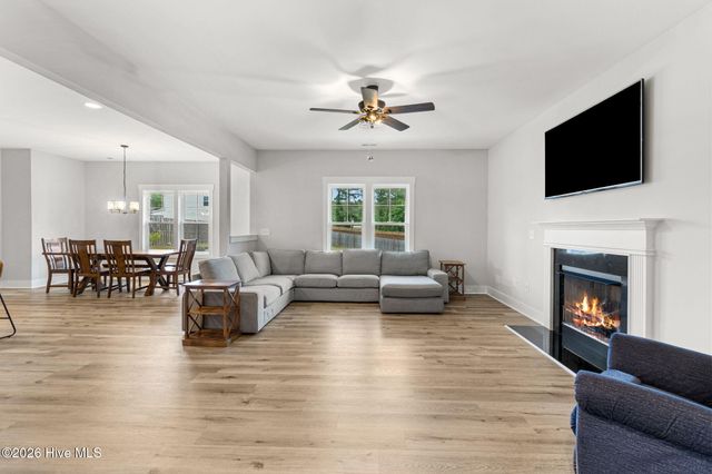 105 Woodford Lane, Vass, NC 28394