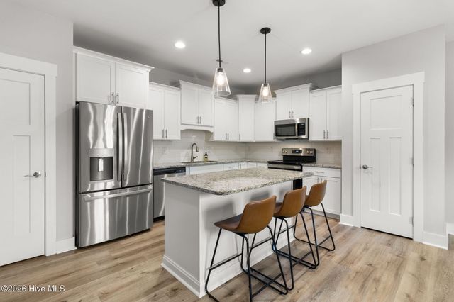 105 Woodford Lane, Vass, NC 28394