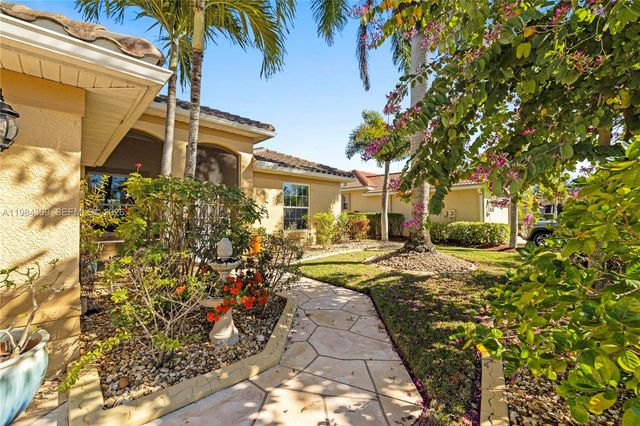 20630 Dennisport Ln, North Fort Myers, FL 33917