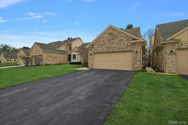 45325 Stonehedge Drive, Plymouth Charter Township, MI 48170