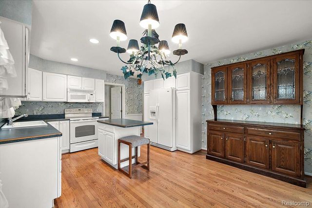 45325 Stonehedge Drive, Plymouth Charter Township, MI 48170