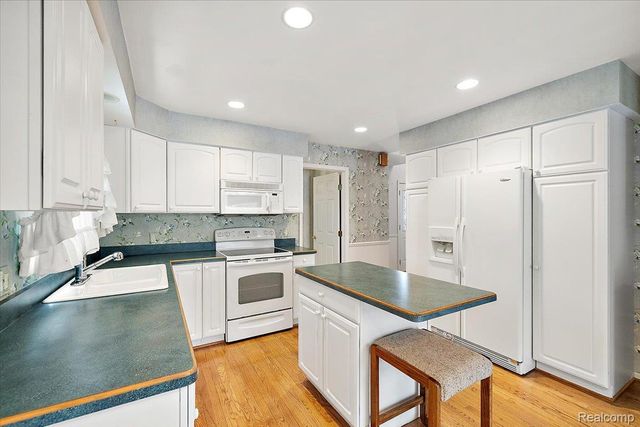 45325 Stonehedge Drive, Plymouth Charter Township, MI 48170