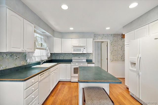 45325 Stonehedge Drive, Plymouth Charter Township, MI 48170