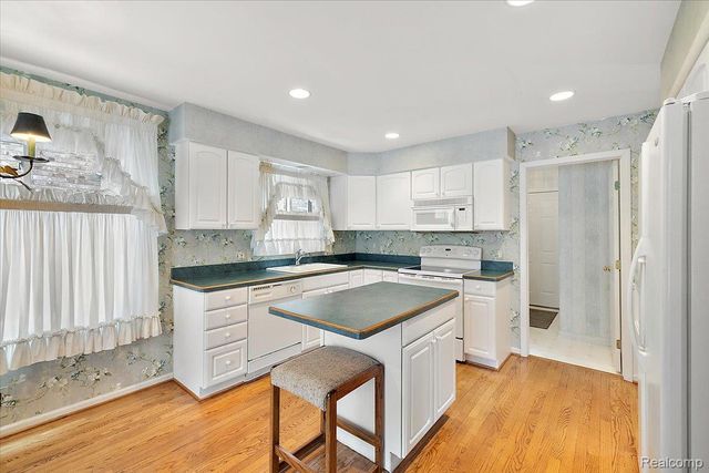 45325 Stonehedge Drive, Plymouth Charter Township, MI 48170