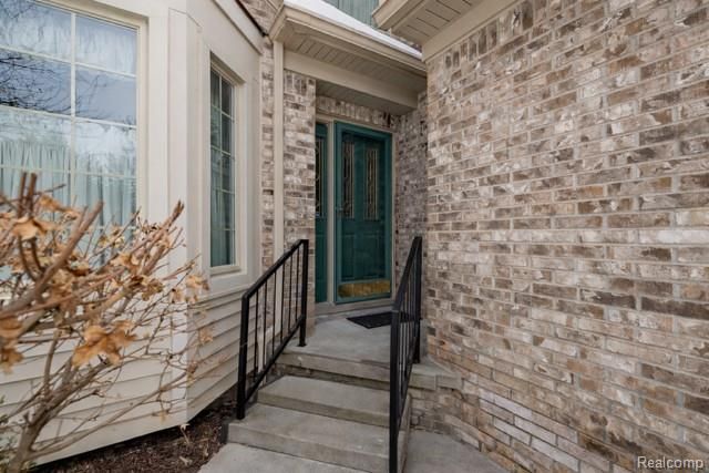 45325 Stonehedge Drive, Plymouth Charter Township, MI 48170