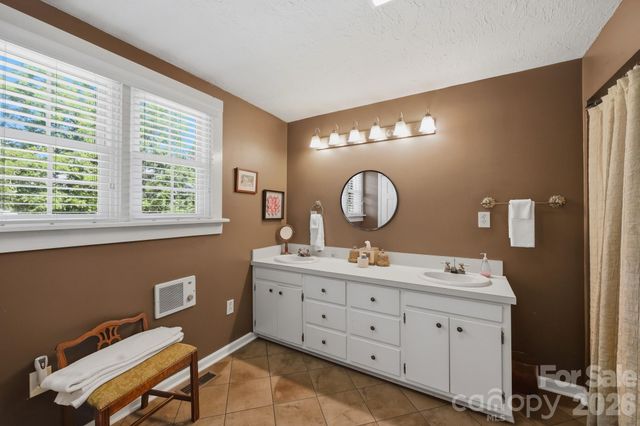 1670 Southwest Boulevard, Newton, NC 28658