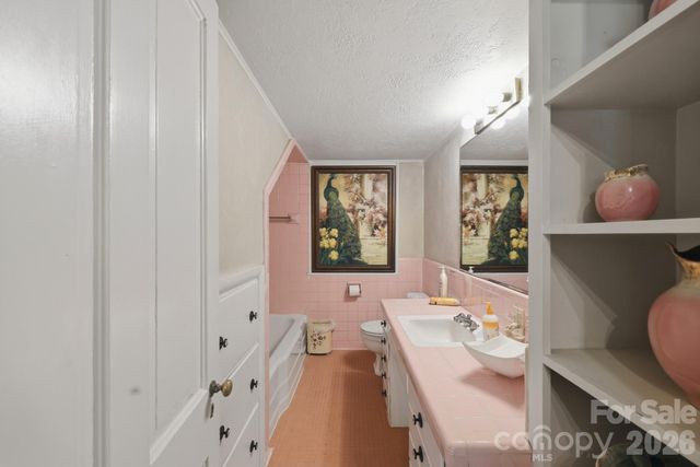 1670 Southwest Boulevard, Newton, NC 28658
