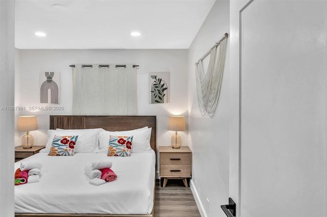 703 NE 7th St 5, Hallandale Beach, FL 33009