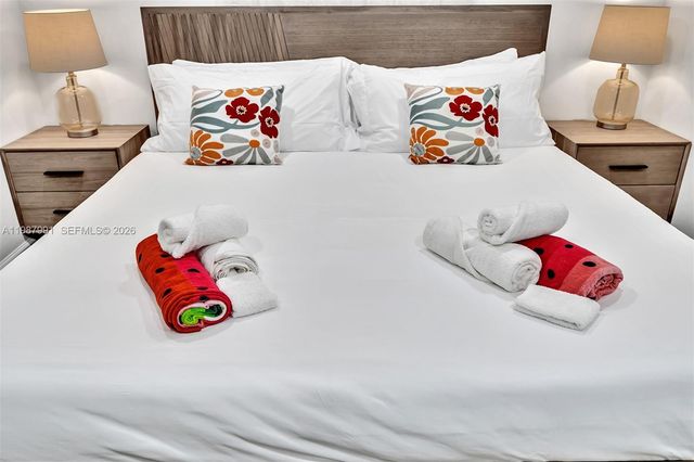 703 NE 7th St 5, Hallandale Beach, FL 33009