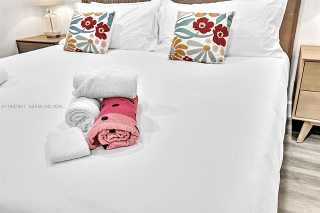 703 NE 7th St 5, Hallandale Beach, FL 33009