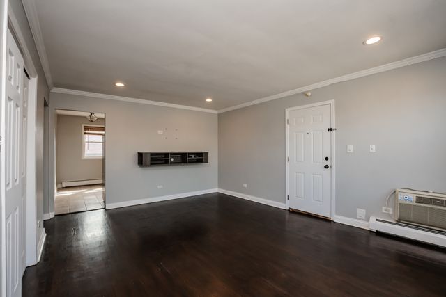 4629 Main Street 3A, Skokie, IL 60076