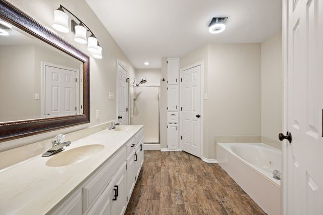 139 Runaway Bay Drive, Runaway Bay, TX 76426