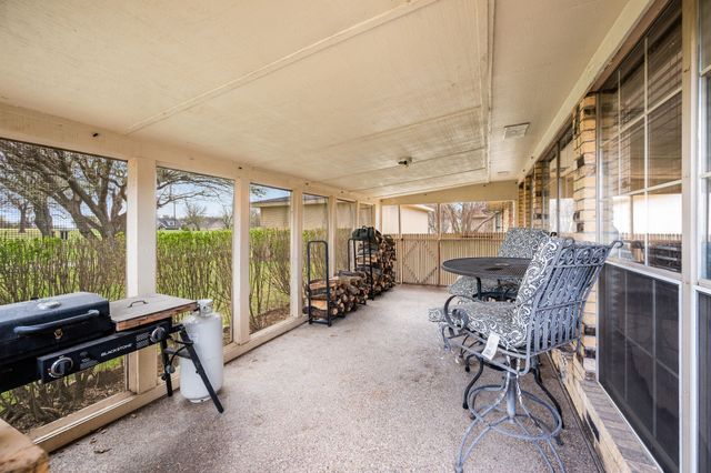 139 Runaway Bay Drive, Runaway Bay, TX 76426