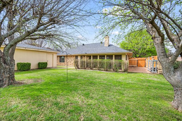 139 Runaway Bay Drive, Runaway Bay, TX 76426