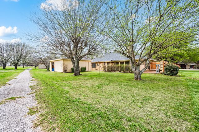 139 Runaway Bay Drive, Runaway Bay, TX 76426