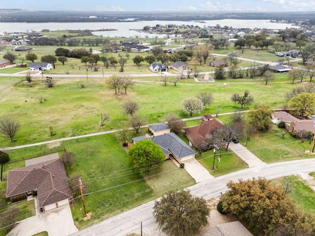 139 Runaway Bay Drive, Runaway Bay, TX 76426