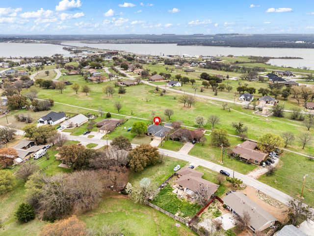 139 Runaway Bay Drive, Runaway Bay, TX 76426