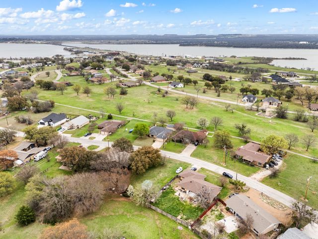 139 Runaway Bay Drive, Runaway Bay, TX 76426