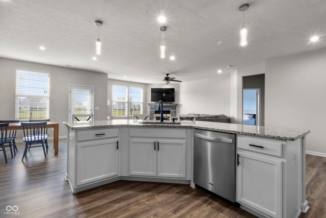 6607 Timberline Trail, Whitestown, IN 46075