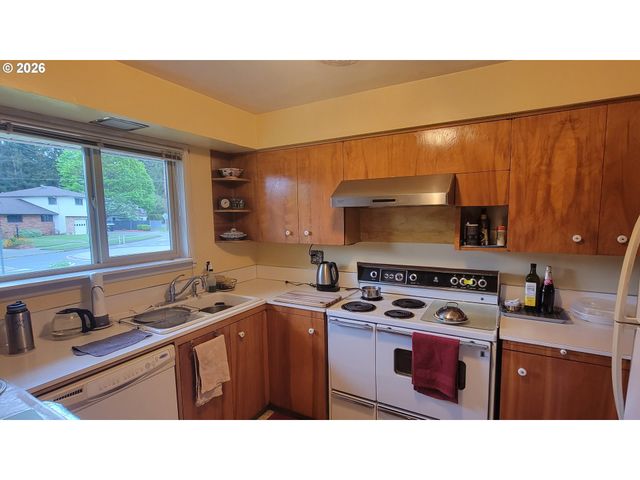 10826 Ne OREGON St, Portland, OR 97220