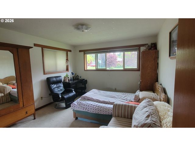 10826 Ne OREGON St, Portland, OR 97220