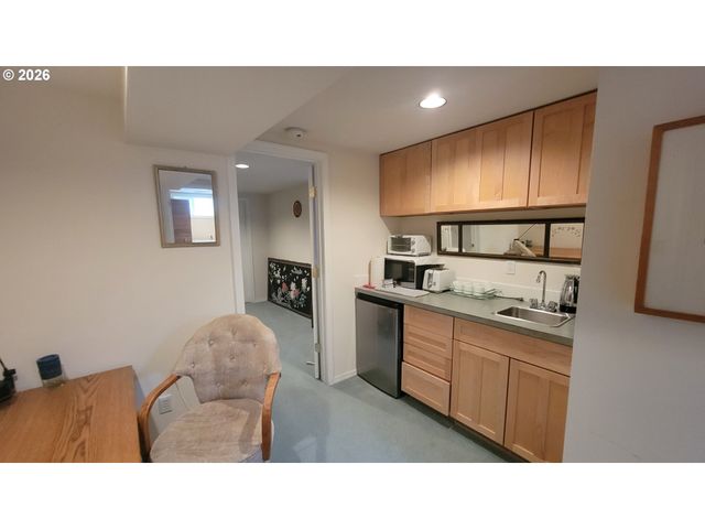 10826 Ne OREGON St, Portland, OR 97220