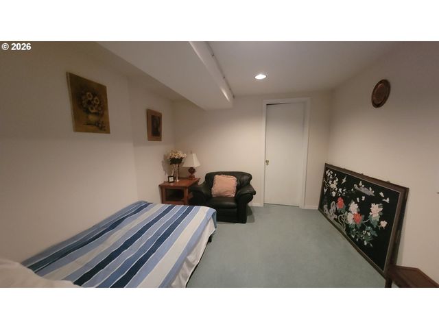 10826 Ne OREGON St, Portland, OR 97220