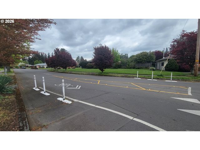 10826 Ne OREGON St, Portland, OR 97220
