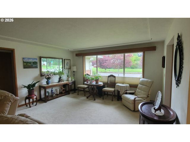 10826 Ne OREGON St, Portland, OR 97220