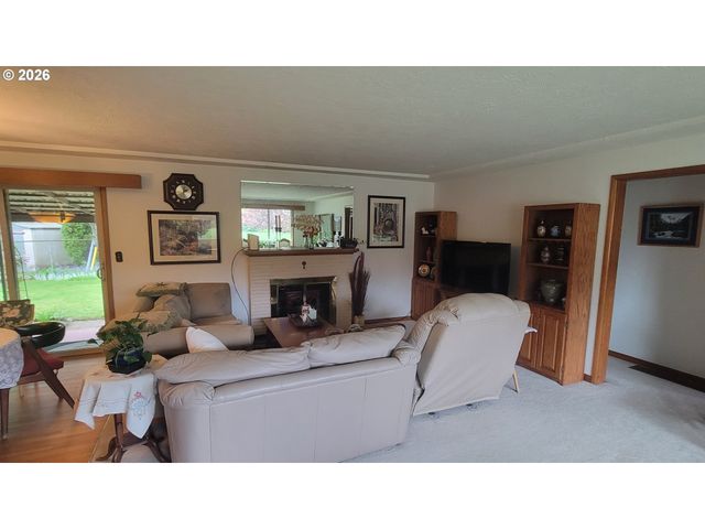 10826 Ne OREGON St, Portland, OR 97220