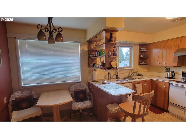 10826 Ne OREGON St, Portland, OR 97220