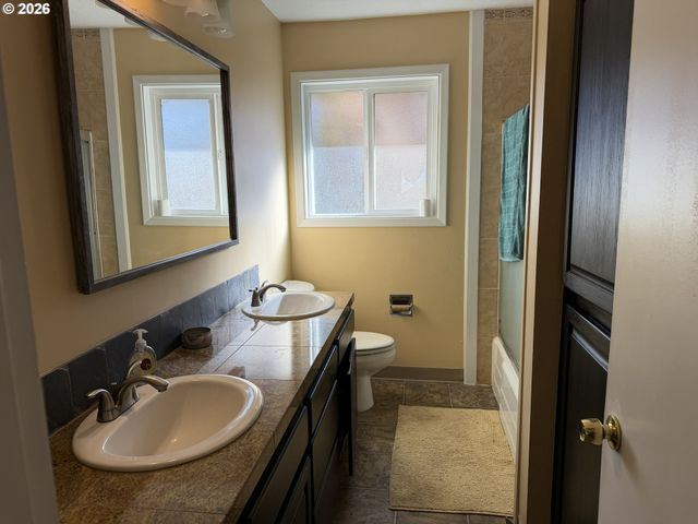 3908 GIFFORD Pl, Washougal, WA 98671